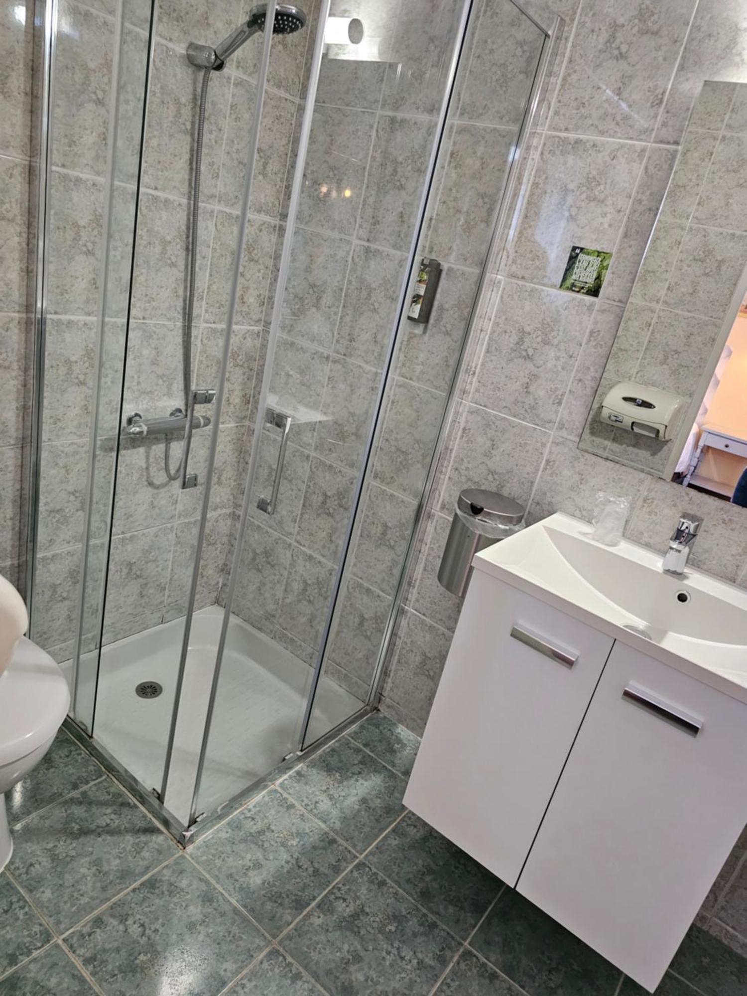 Logis Hotel Restaurant L'Unique Menesqueville Екстериор снимка